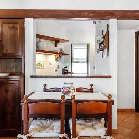 Monique's House -300 Meters To The Beach- Villa