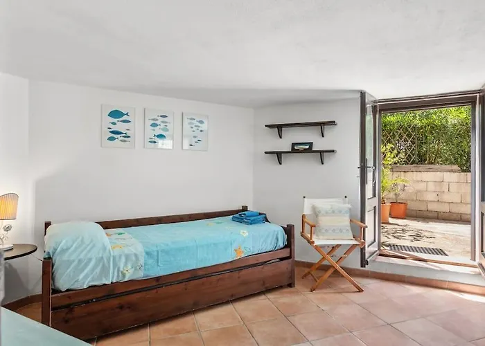 Monique's House -300 Meters To The Beach-