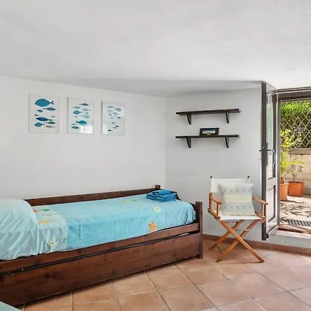 Monique's House -300 Meters To The Beach-
